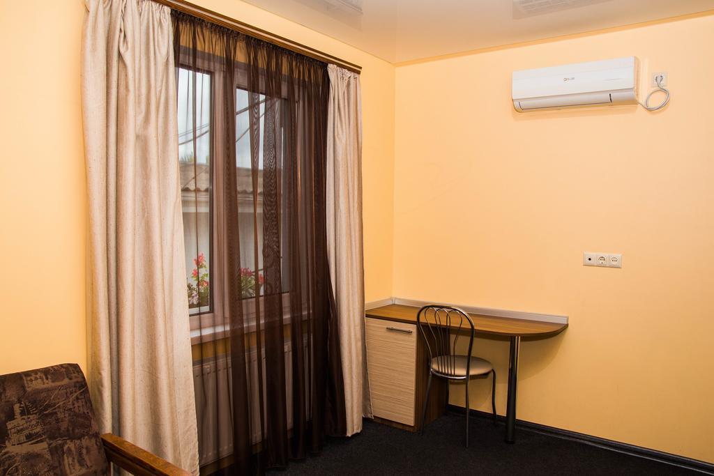Aparthotel Yuzhniy Dvorik Odessa Exterior foto