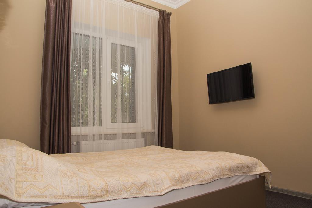 Aparthotel Yuzhniy Dvorik Odessa Exterior foto