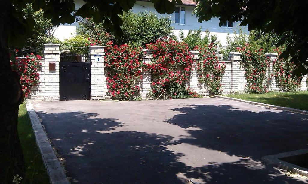 Aparthotel Yuzhniy Dvorik Odessa Exterior foto